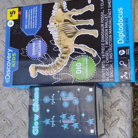 2 for $20😃Discovery Kid Excavation Kit and Glow in the dark wind chimes - Picture 1 of 3